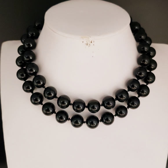 Black Glass Round Beaded Necklace - Picture 3 of 6
